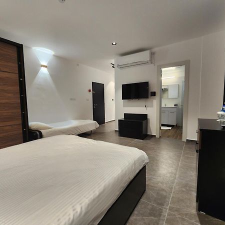 Zozo Guesthouse Назарет Екстер'єр фото